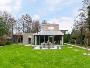 Luxury villa overlooking Lake Veere